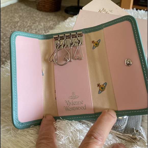 COPY - VIVIENNE WESTWOOD KEY CASE HOLDER - Picture 3 of 11